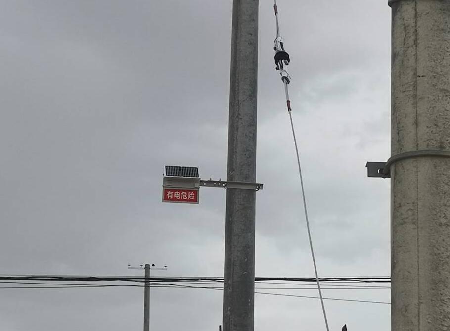 甘肅電力安裝防外破警示牌，為電力防護增添“保護傘”